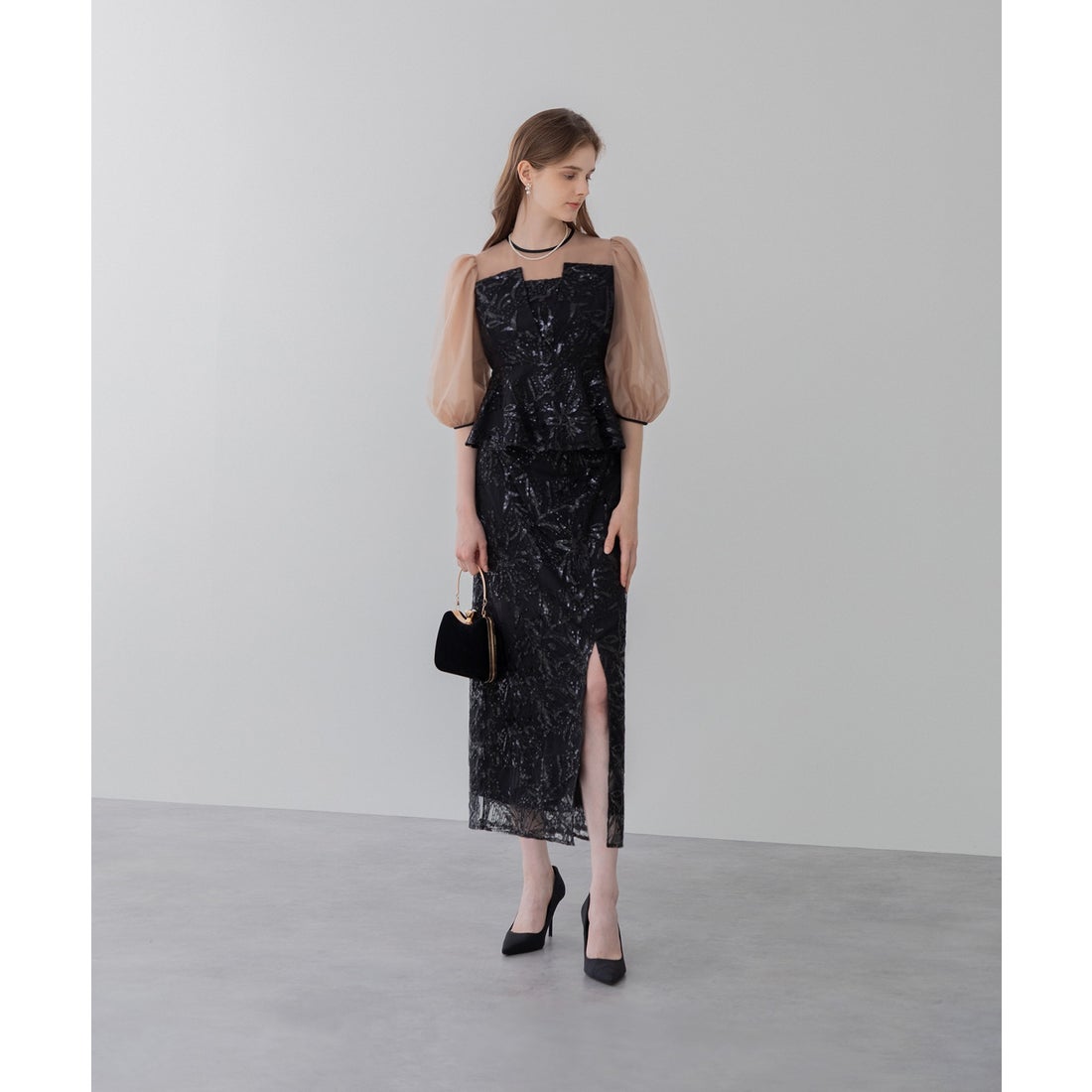 レジャ Leja シアーパフスリーブペプラムスパンコール花柄Iライン