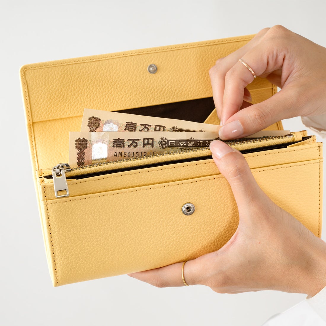 ミラグロ MILAGRO シュリンクレザー・ギャルソン長財布 （グリーン