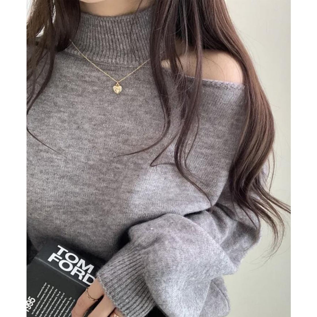 ミージェーン me Jane ワンショルカットアウトハイネックニット