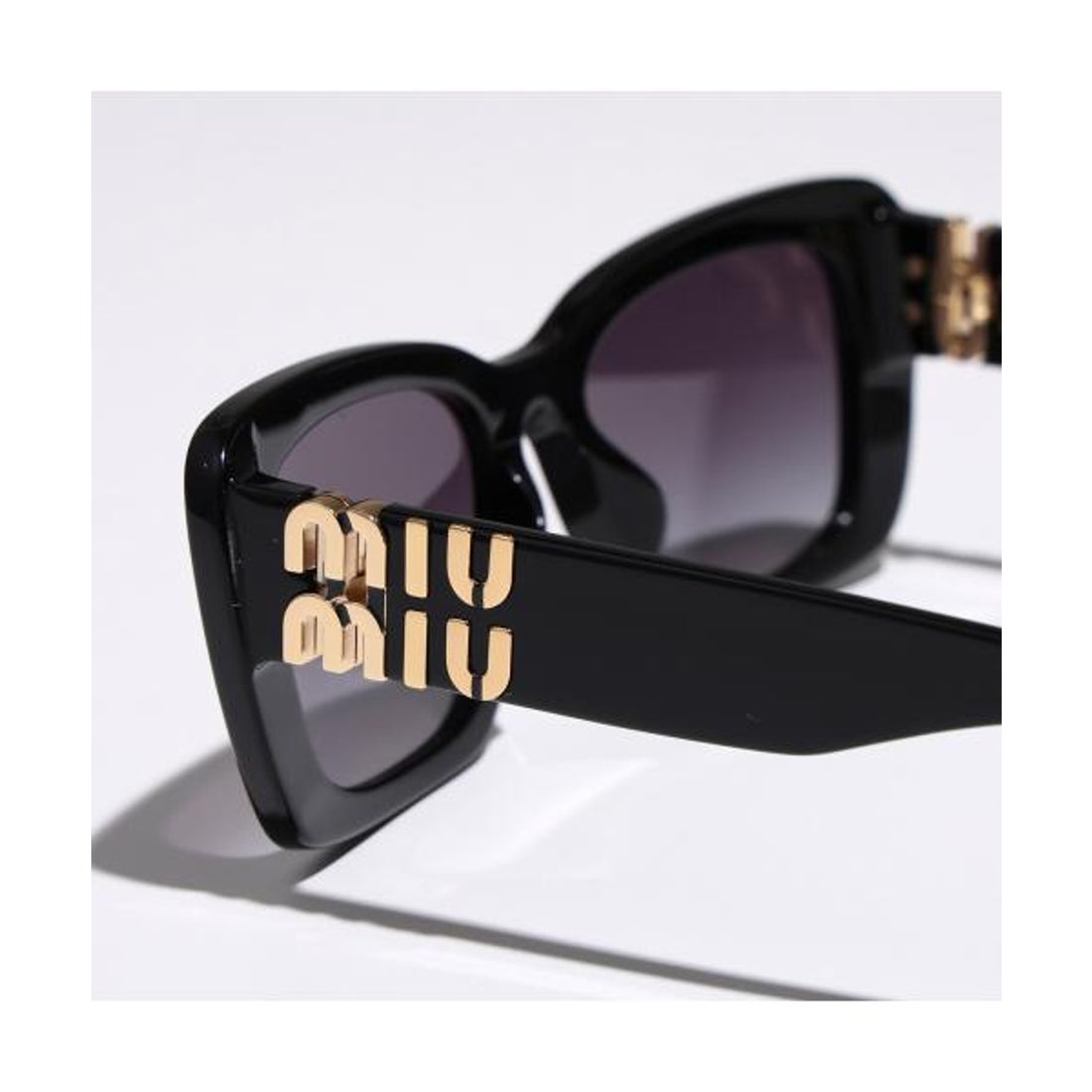 ミュウミュウ Miu Miu MIUMIU サングラス SMU 07Y キャットアイ型