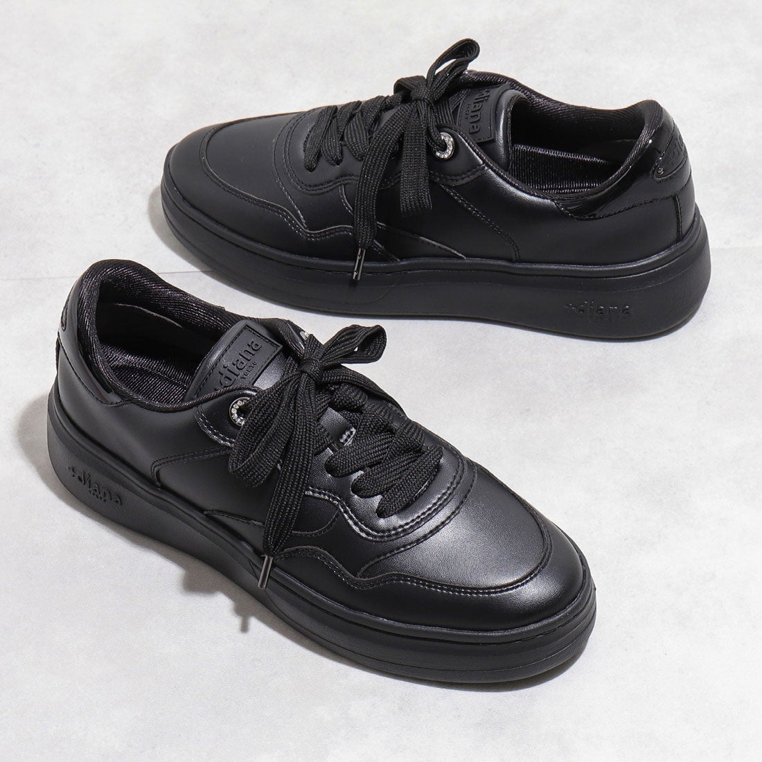 プラスダイアナ ＋diana 【軽量】サステナブルスニーカー （黒人工