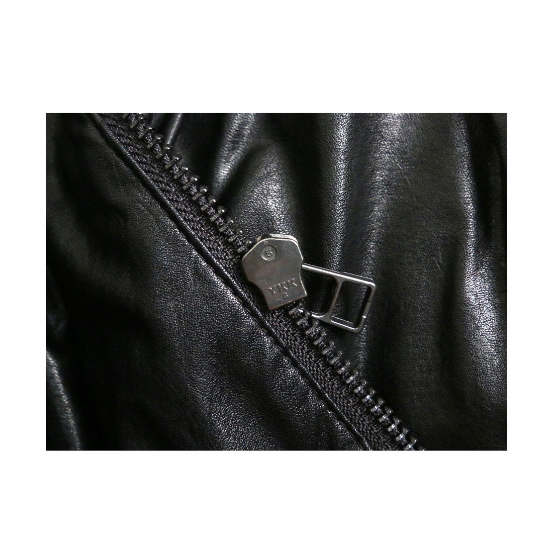 ルイルエブティック RUIRUE BOUTIQUE フェイクレザーペプラムダウン