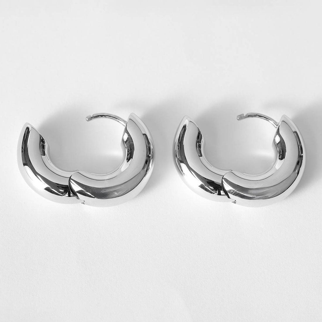 トムウッド TOM WOOD ピアス チャンキー Hoops Small 100153 S925