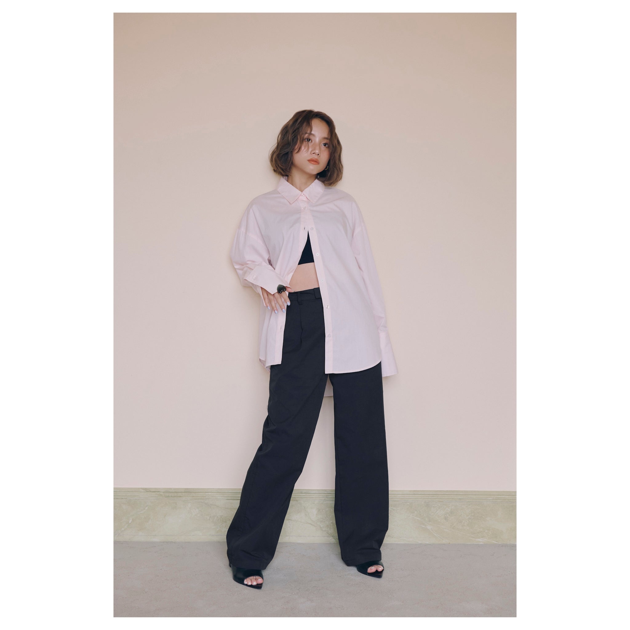 collab ナイロンtuckストレートパンツ