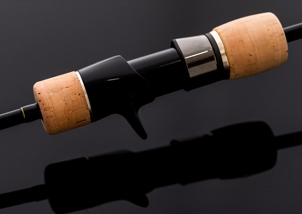 高弾性に富むカーボンを使用したハイエンドロッド