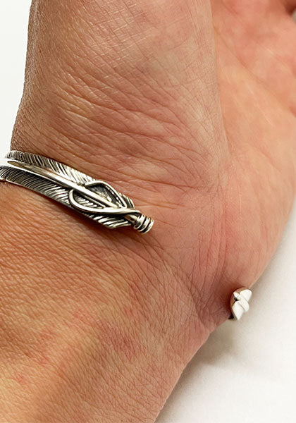 Indian Jewelry (インディアン ジュエリー) ナバホ フェザーバングル