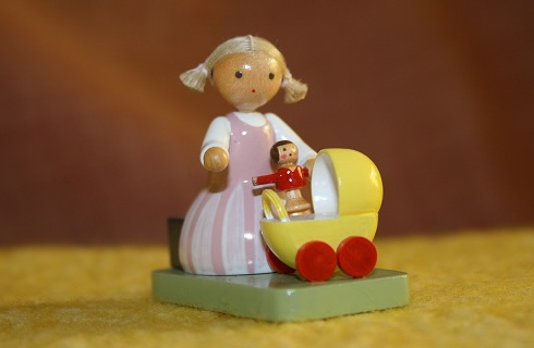 人形/フラーデ 商品について – ドイツ・ザイフェンの木のおもちゃ seiffen