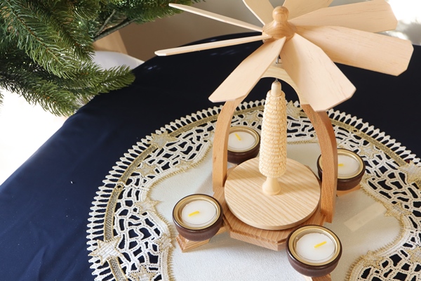 ピラミッド枠のみ 削り木軸 – ドイツ・ザイフェンの木のおもちゃ seiffen