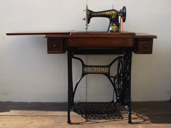 No.417 SINGER 15 シンガー製 家庭用足踏みミシン：アンティークミシン