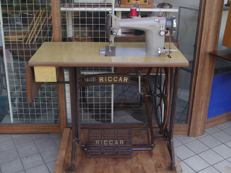 No.675 RICCAR RT-5 リッカー製 職業用足踏みミシンアンティークミシン