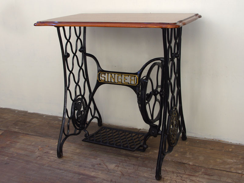 No.920 SINGER 足踏みミシンの鉄脚テーブル：アンティークミシン修理士