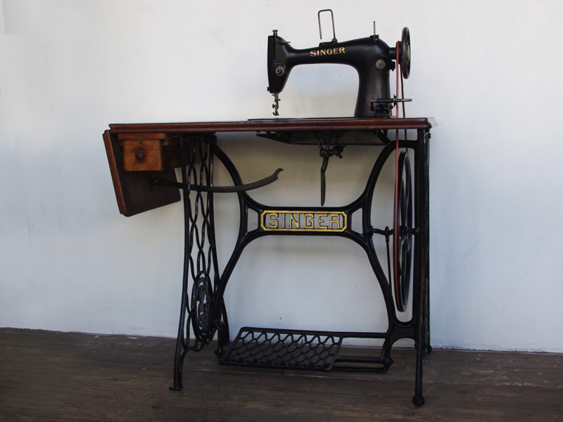 No.348 SINGER 103 シンガー製 職業用足踏みミシン：アンティーク