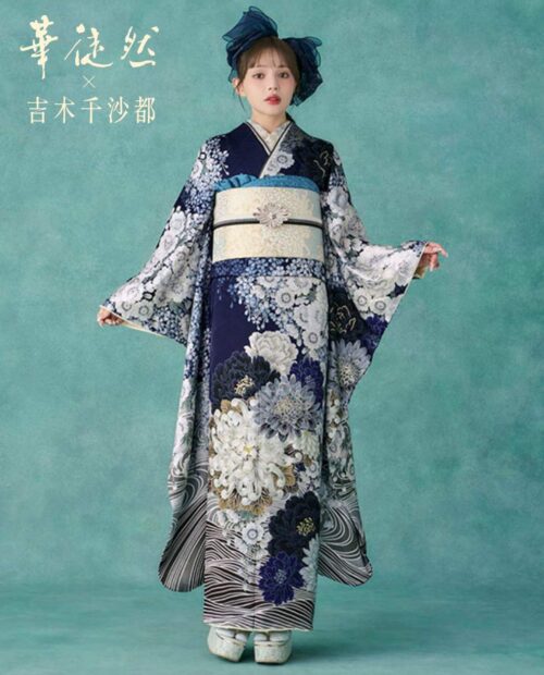 華徒然×吉木千沙都(ちいぽぽ) 紺色に白牡丹と菊が豪華なクラシック