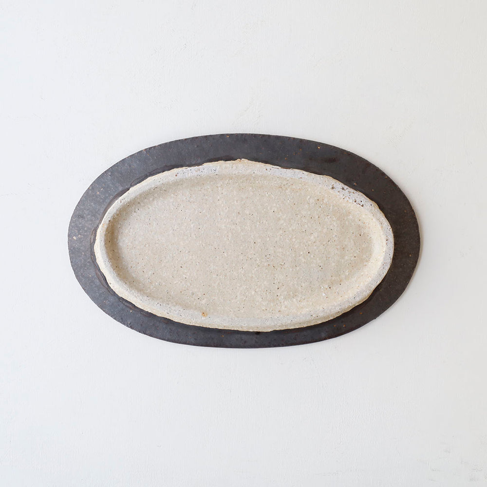 宮城陶器 オーバル皿 大 黒釉 – 雨晴/AMAHARE