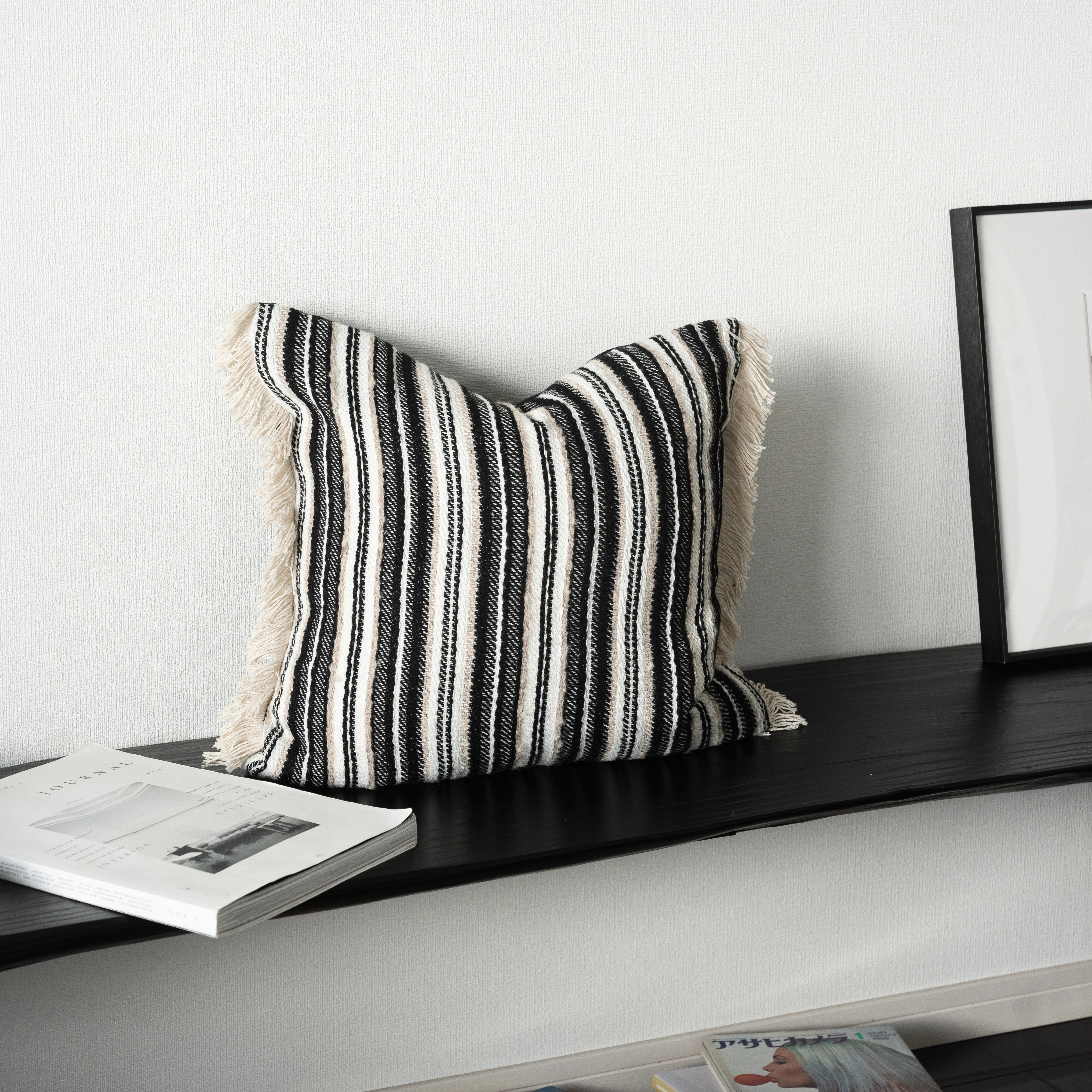 ブラックデザイン クッションカバー