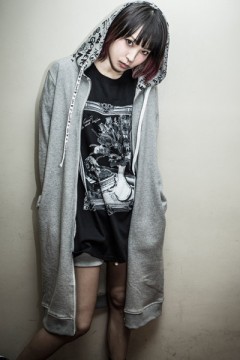 LiSA×GoneR、コラボ・スカジャン＆ZIPパーカーの期間限定予約受付が