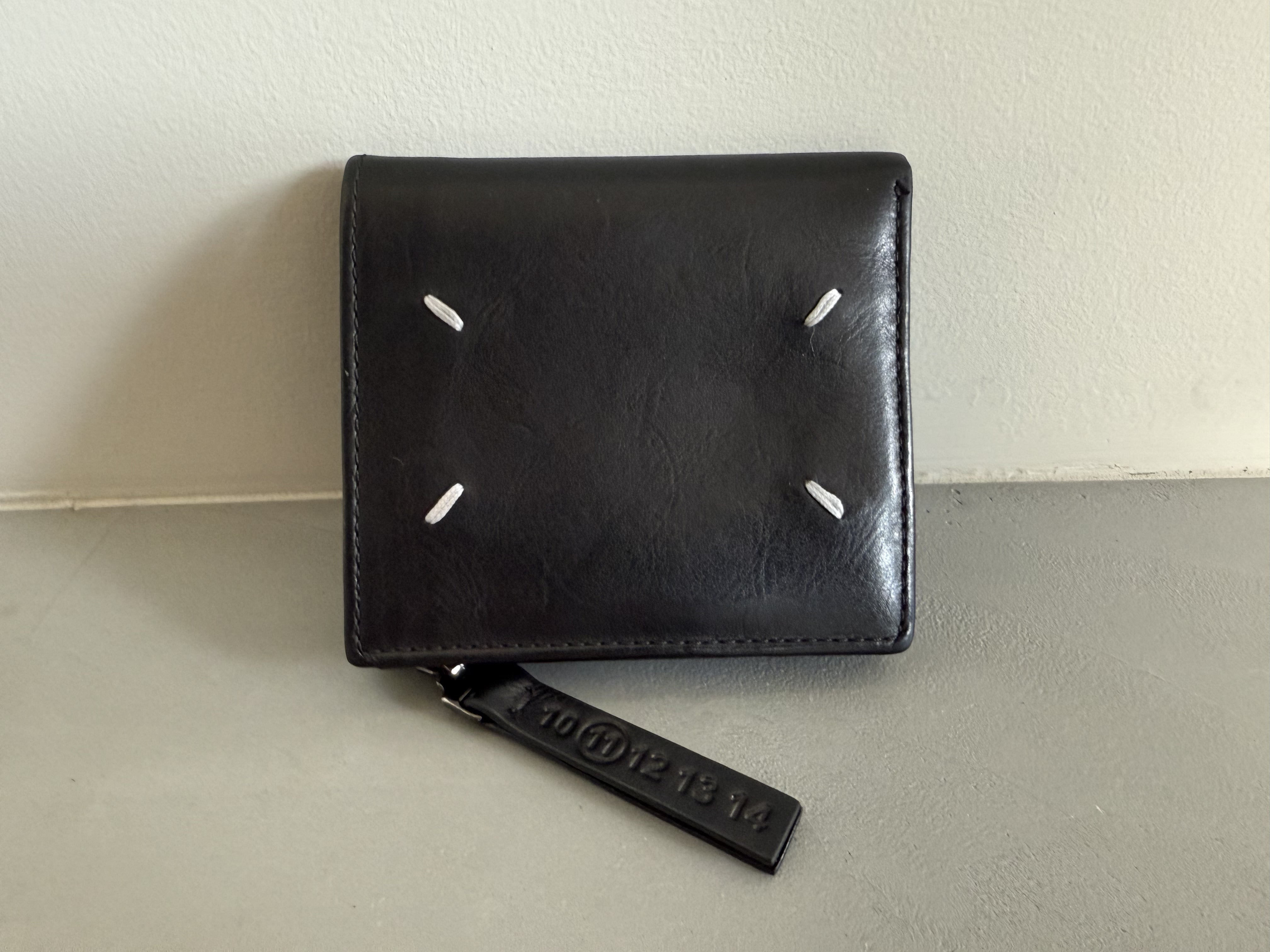 The ideal wallet I finally met. Maison Margiela flip flap wallet