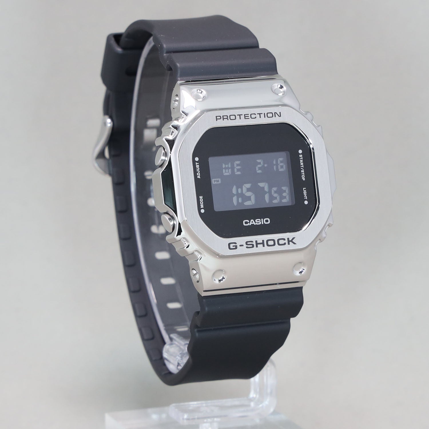 Gショック】5600シリーズ / メタルベゼル / GM-5600-1JF / Gショック
