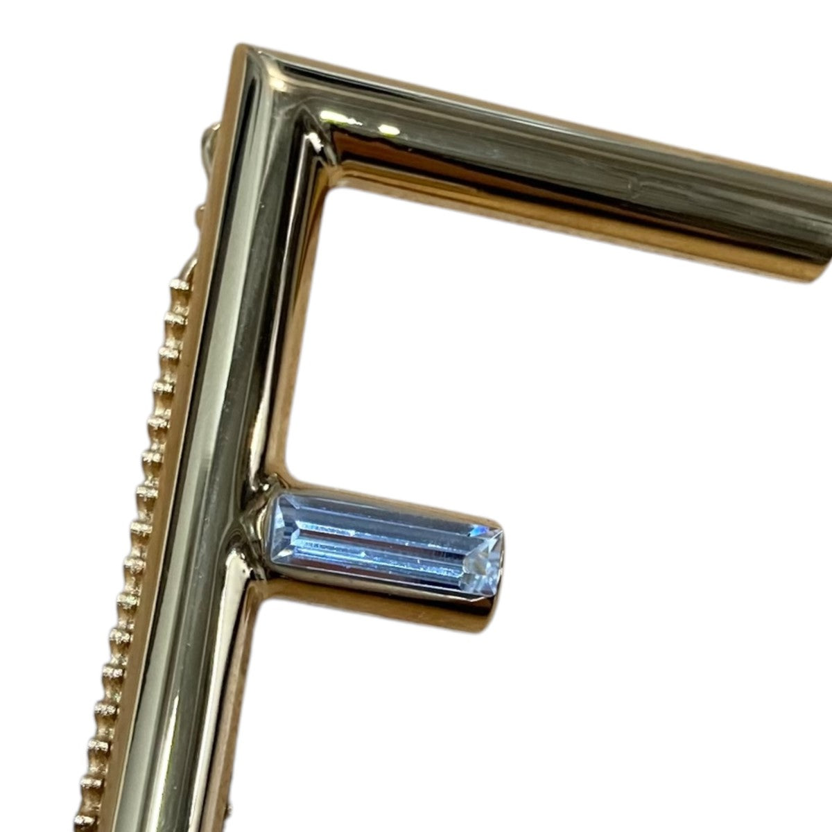 FENDI(フェンディ) ヘアクリップ ヘアピン ゴールド｜【公式】カインド