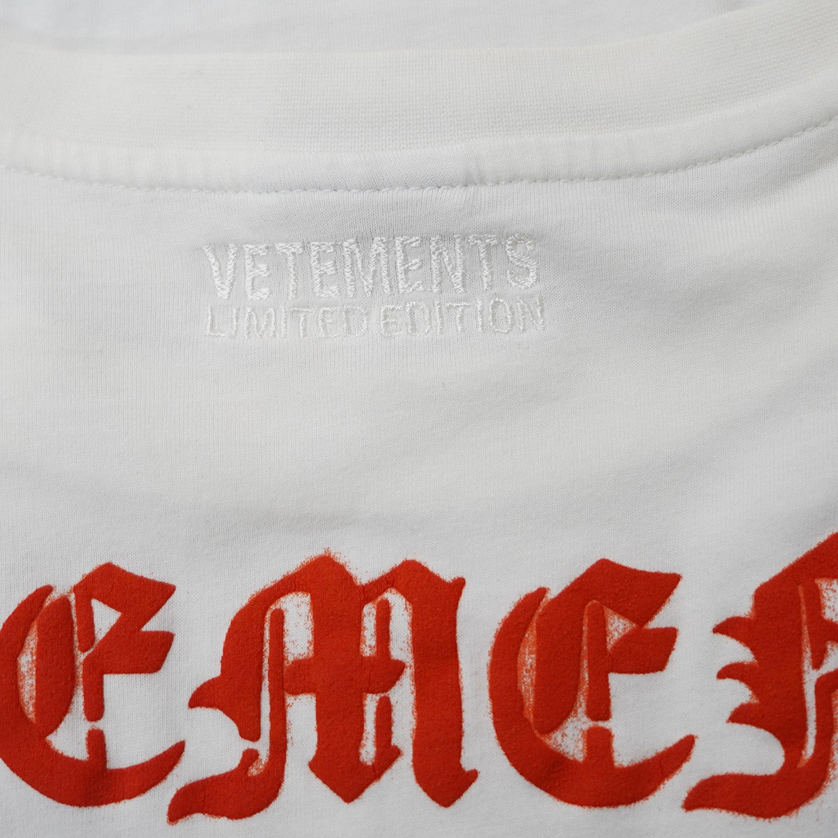 VETEMENTS(ヴェトモン) 21SS ANARCHY GOTHIC LOGO T-SHIRTロゴ
