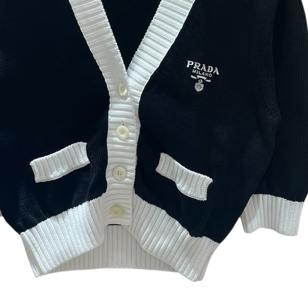PRADA(プラダ) ロゴ刺繍クロップドカーディガンP25I04 P25I04 ブラック
