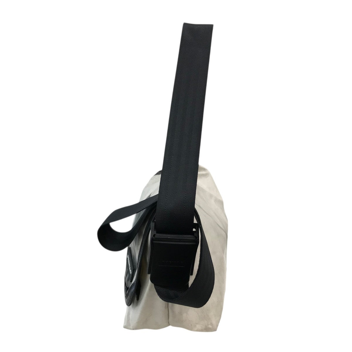 FREITAG(フライターグ) 汚れ加工メッセンジャーバッグ ホワイト