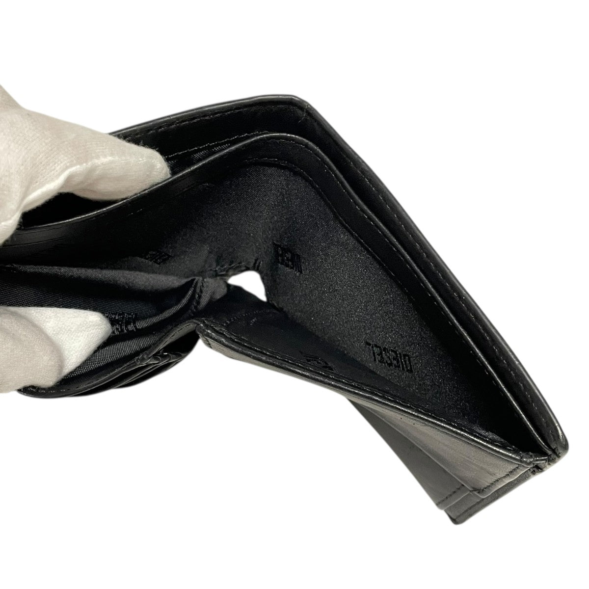 DIESEL(ディーゼル) 二つ折り財布 ブラック｜【公式】カインドオル