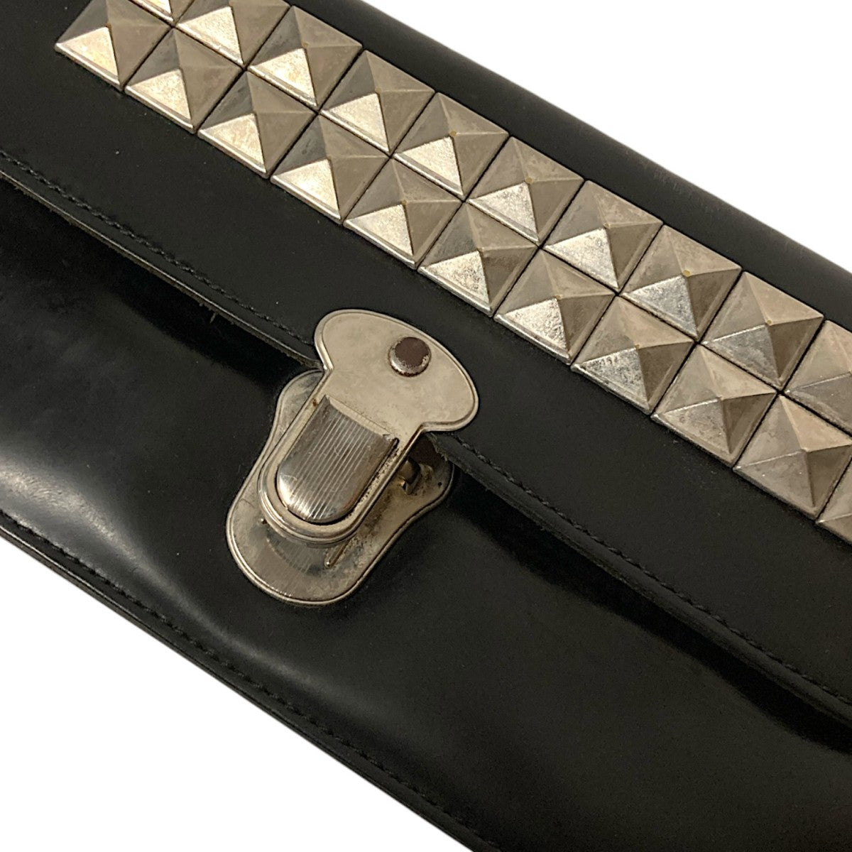 COMME des GARCONS(コムデギャルソン) スタッズウォレット 2つ折り財布