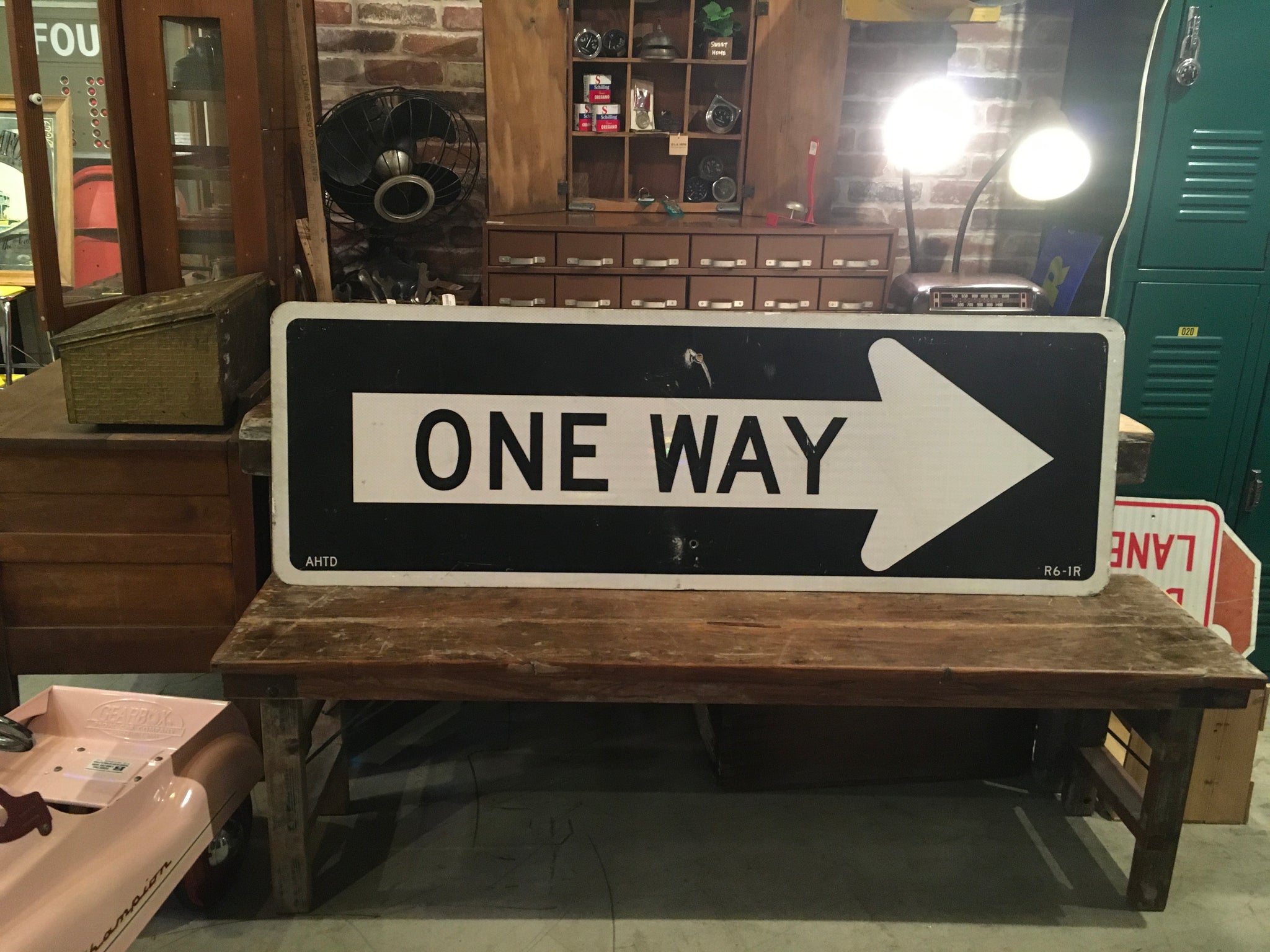 ONEWAY1_2048x.jpg?v=1645508829