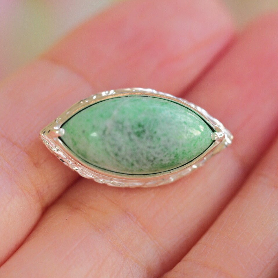 楽天市場】糸魚川翡翠ブローチ C01502 日本ヒスイ鉱業 制作 糸魚川