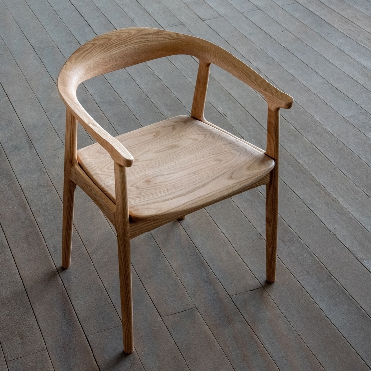 オメガ 2 アームチェア(板座) (樹種ホワイトオーク) | シキファニチア