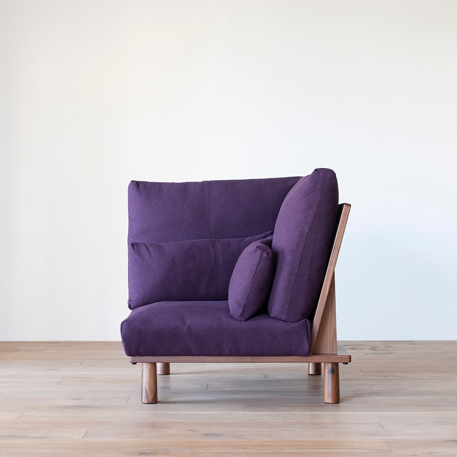 ウニカ コーナーソファ (カラーブラック 張地ランクアムステルダム