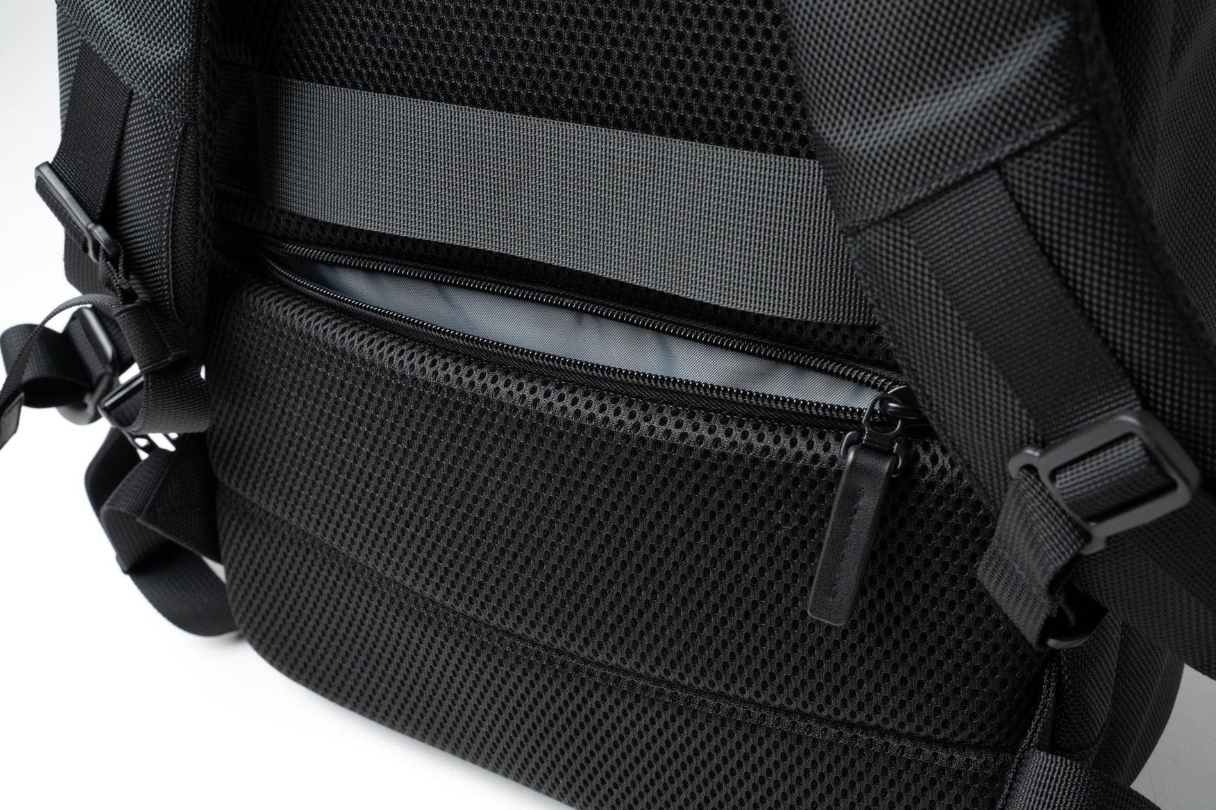 前ポケットが5秒で着脱】肩・背中・腰にフィットして快適通勤