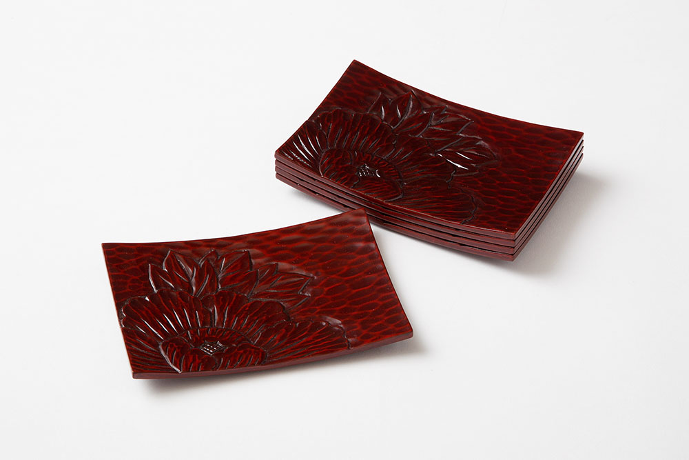 鎌倉彫の銘々皿 角型 牡丹 | 鎌倉彫陽雅堂 公式オンラインショップ