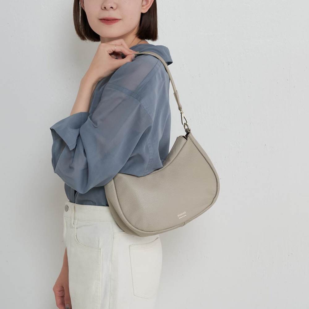人気】ハーフムーンレザーバッグ | russet | 松坂屋名古屋店公式 SHOP BLOG