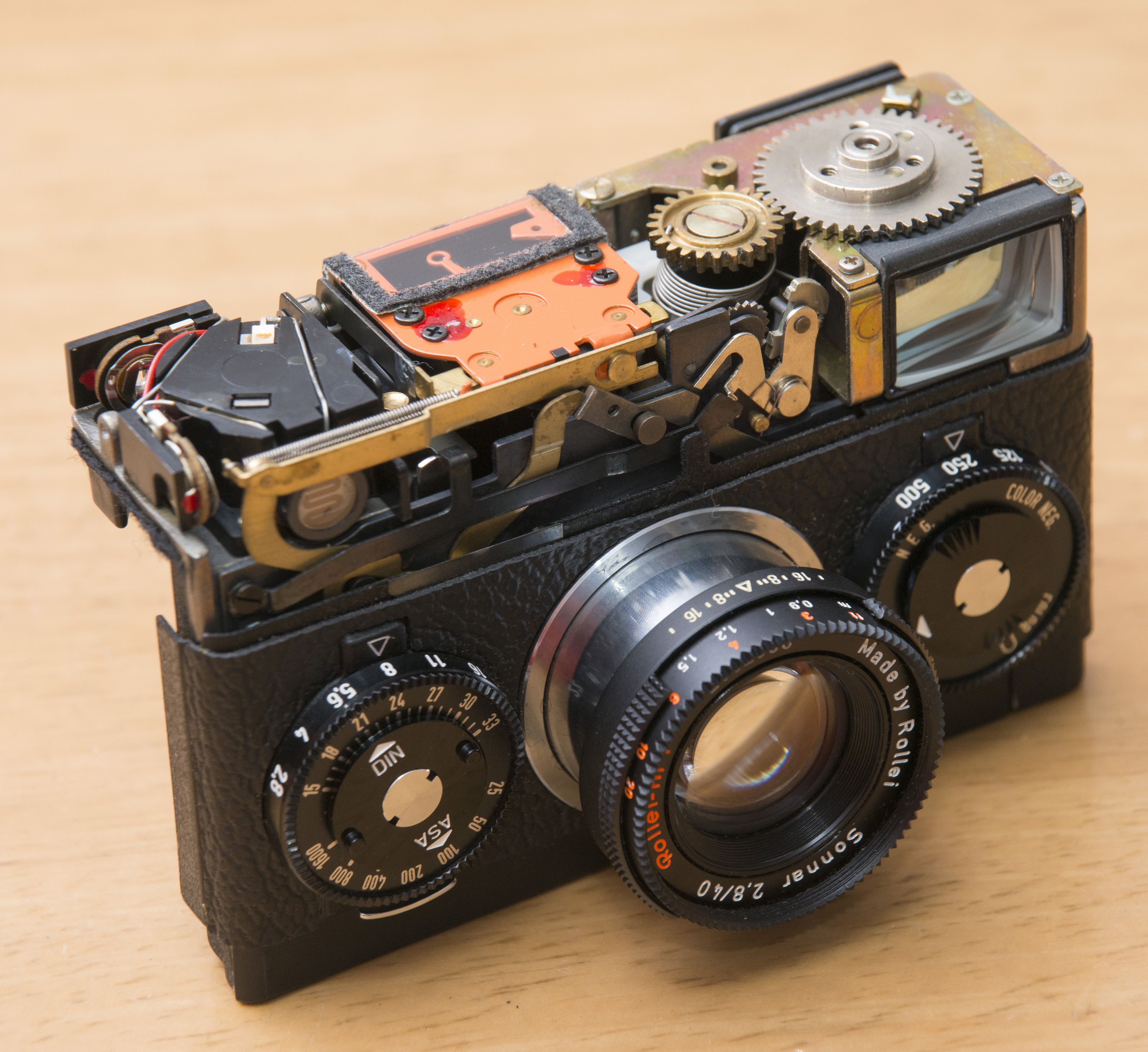 元祖・高級コンパクトカメラ ローライ35