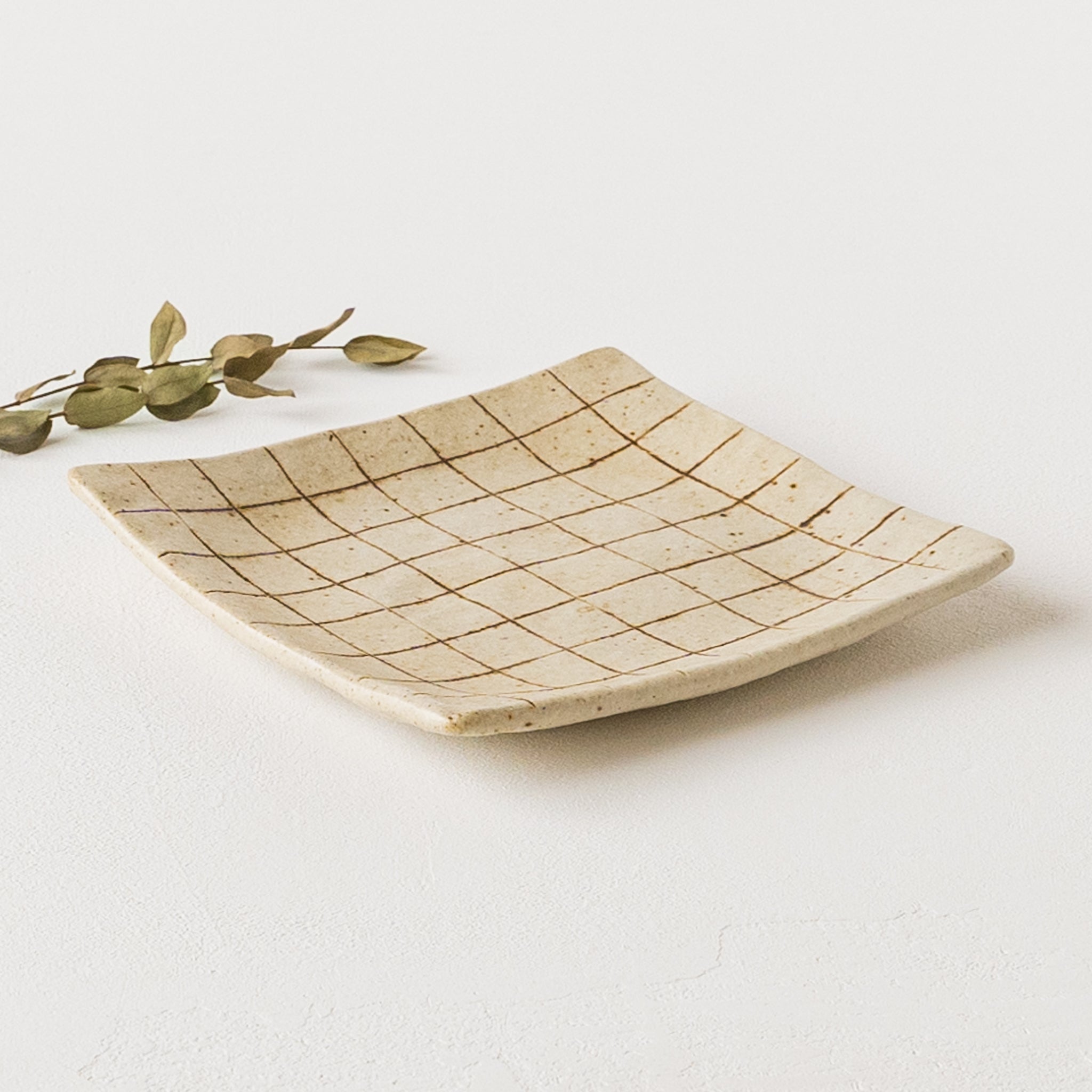 作家 金成潤子角皿 チェック｜和食器通販 四季折折 – 四季折折