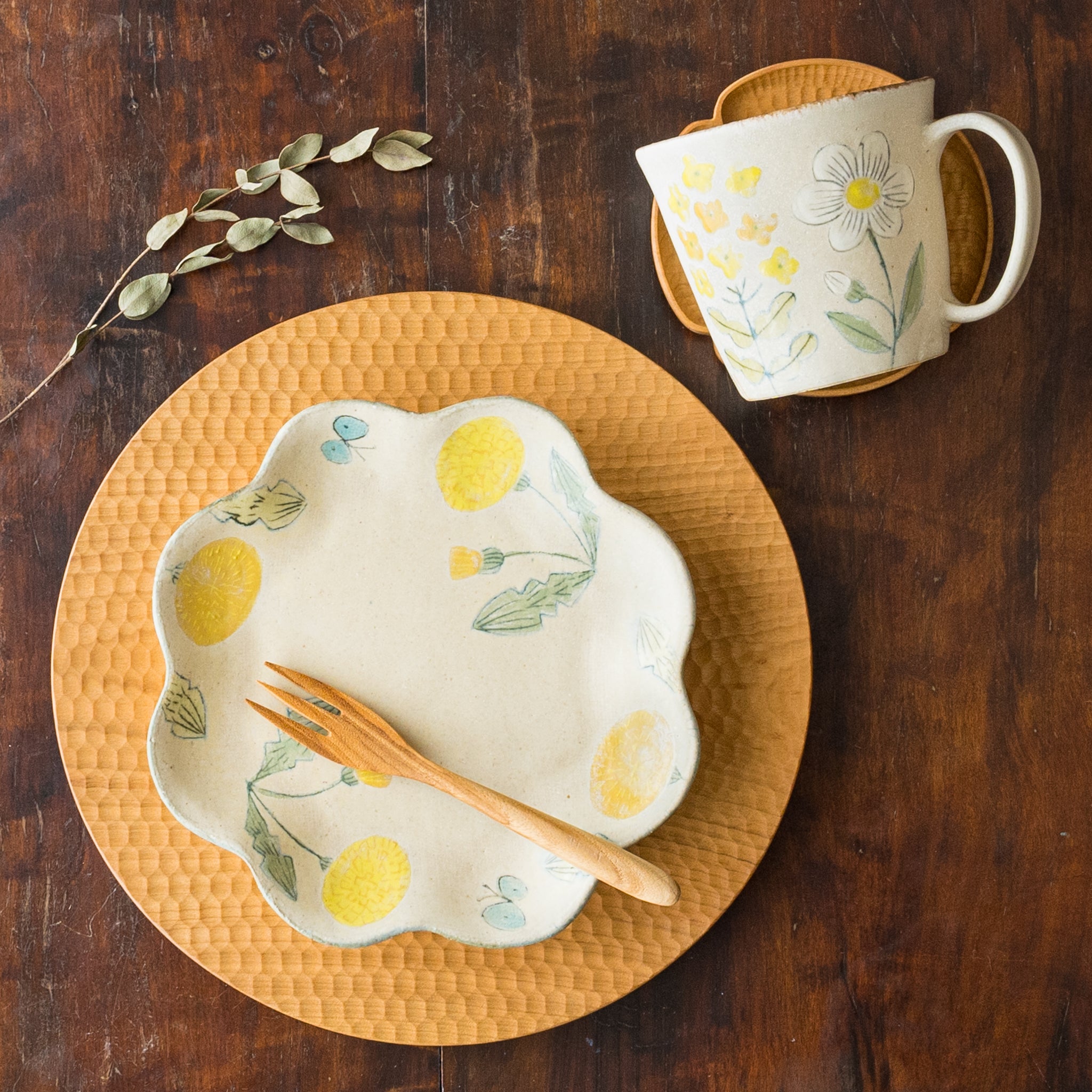 作家 森野奈津子 たんぽぽ 花型皿 中｜和食器通販 四季折折 – 四季折折