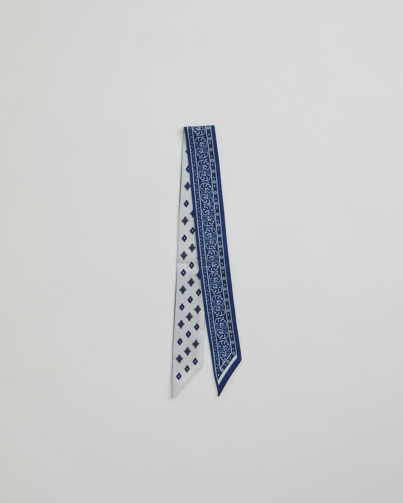 BANDANA PRINTED NARROW SCARF – Shinzone