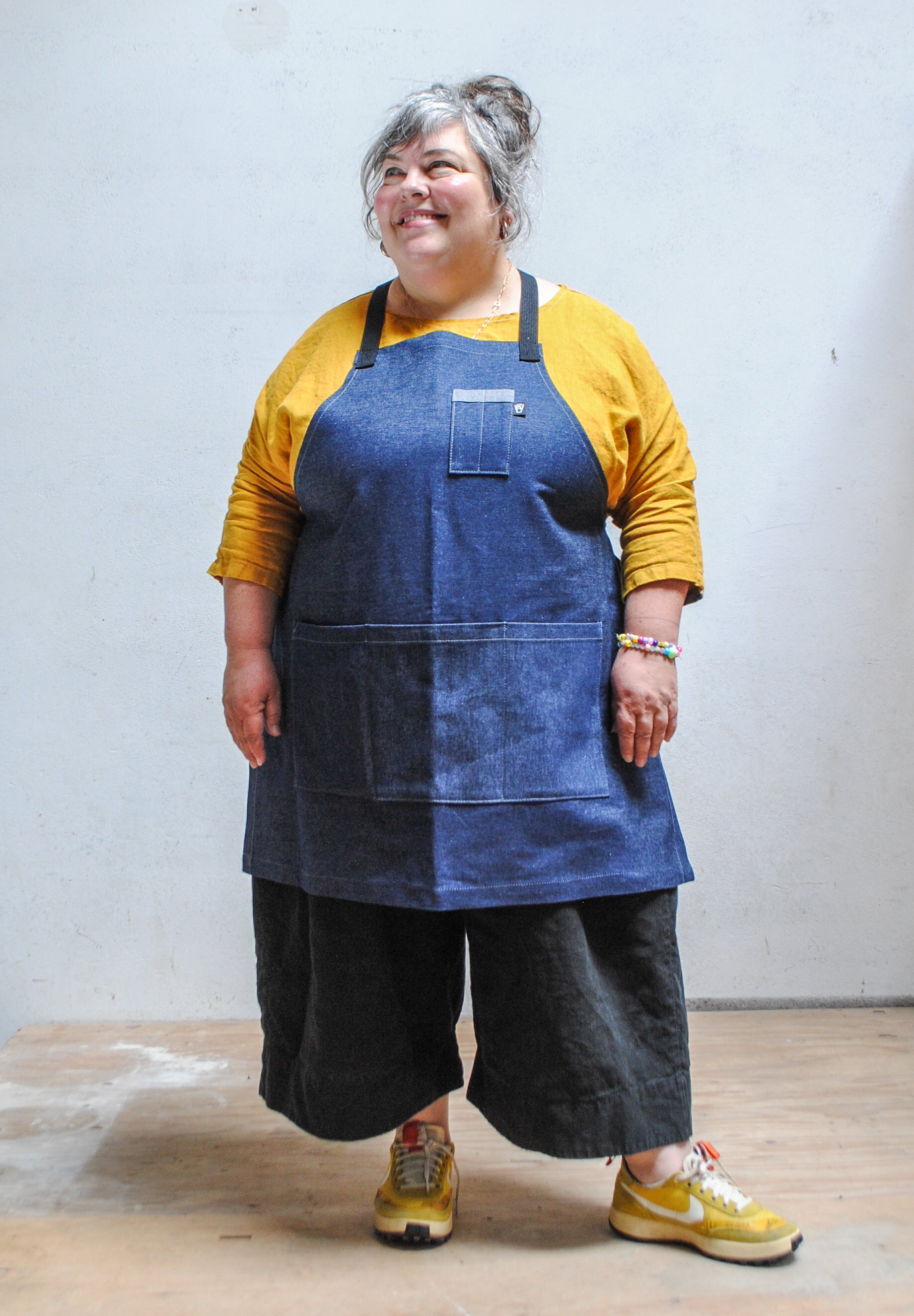 100% Cotton Denim Crossback Apron – Shift + Wheeler