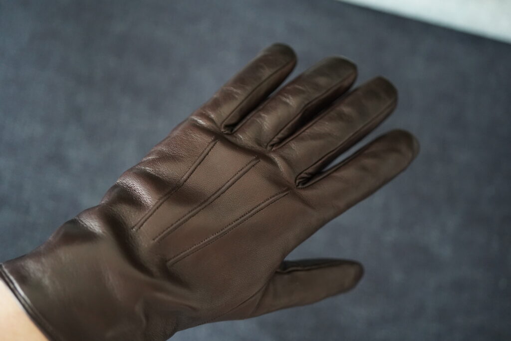 MEROLA（メローラ）のカシミヤライナー ナッパグローブ【サイズ感