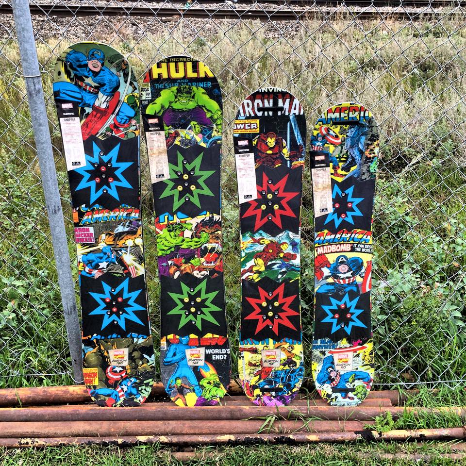 バートン スノーボード X マーベルコミック キッズボード : r/snowboarding