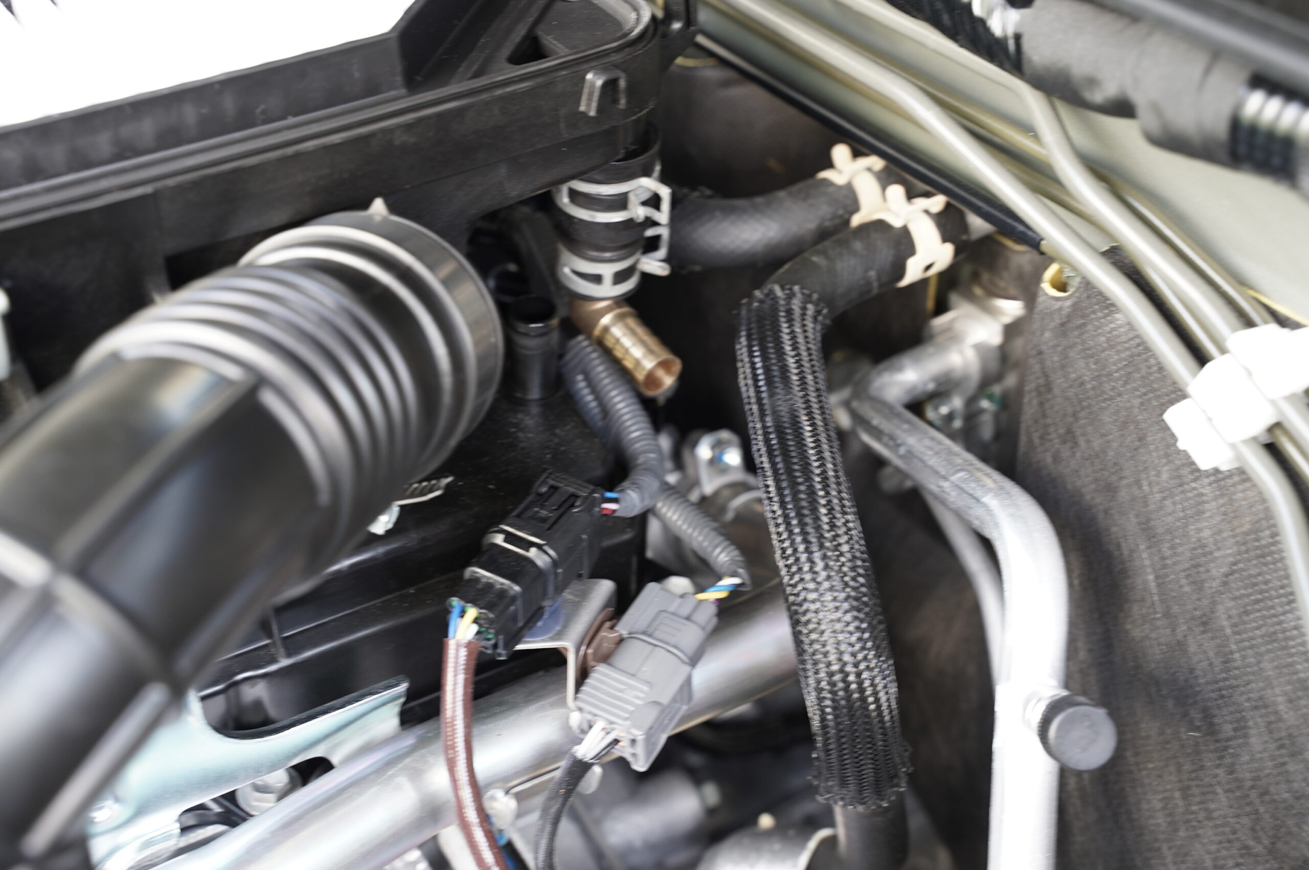 ハイブリッジファーストのオイルキャッチタンクをジムニー(JB64)に