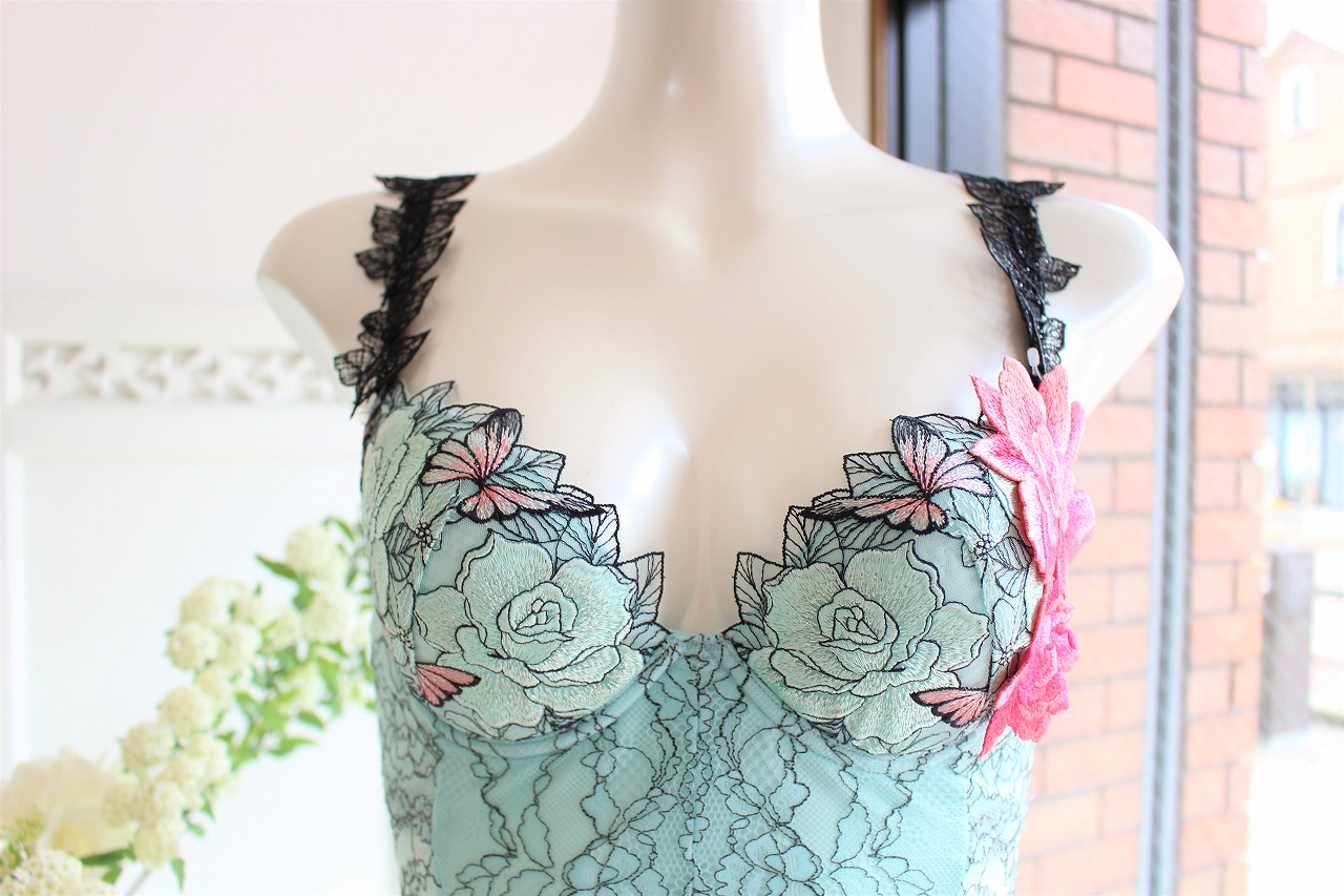 サルート40周年♡特別限定アイテム】サルート83group スリーインワン