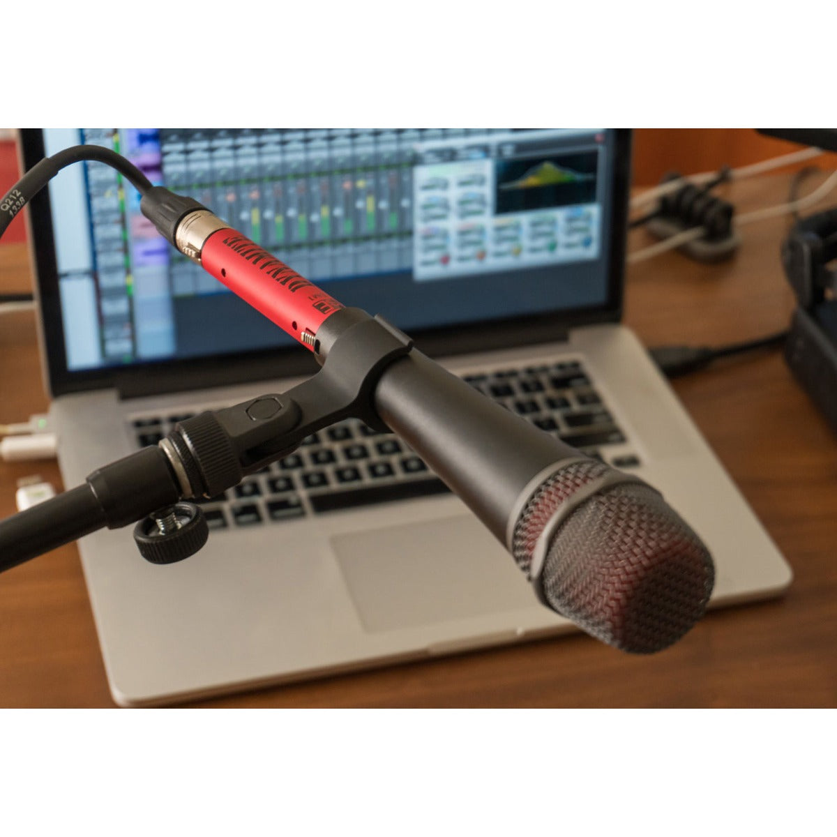 sE Electronics DM1 Dynamite | Microphone Preamps | Soundium