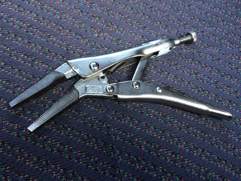 創楽】JA11ジムニー タニグチ リアシートスライドレール取り付け