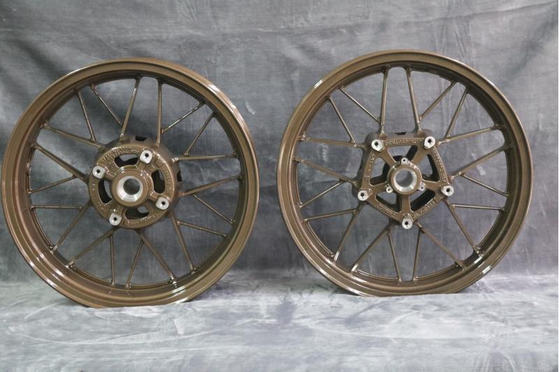 カワサキ Z900RSのホイール塗装 作業工程の紹介 - ブログ｜スムースライン