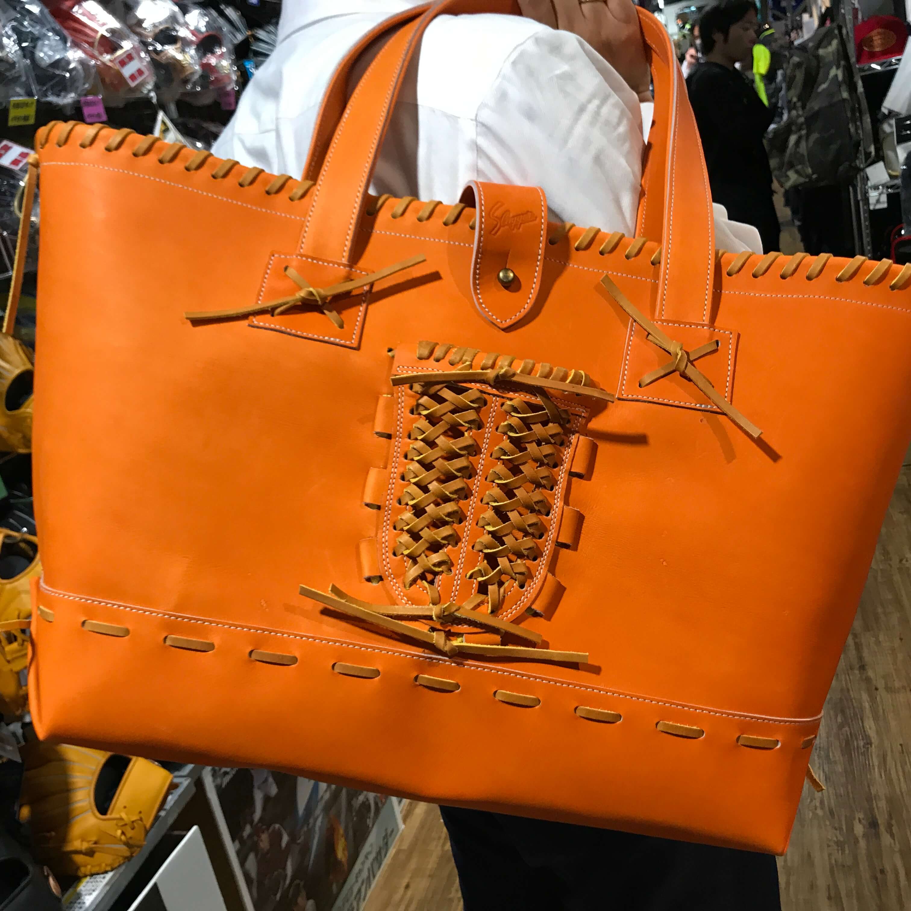 マジでかっこいい！完全ハンドメイドの別注久保田スラッガーレザー