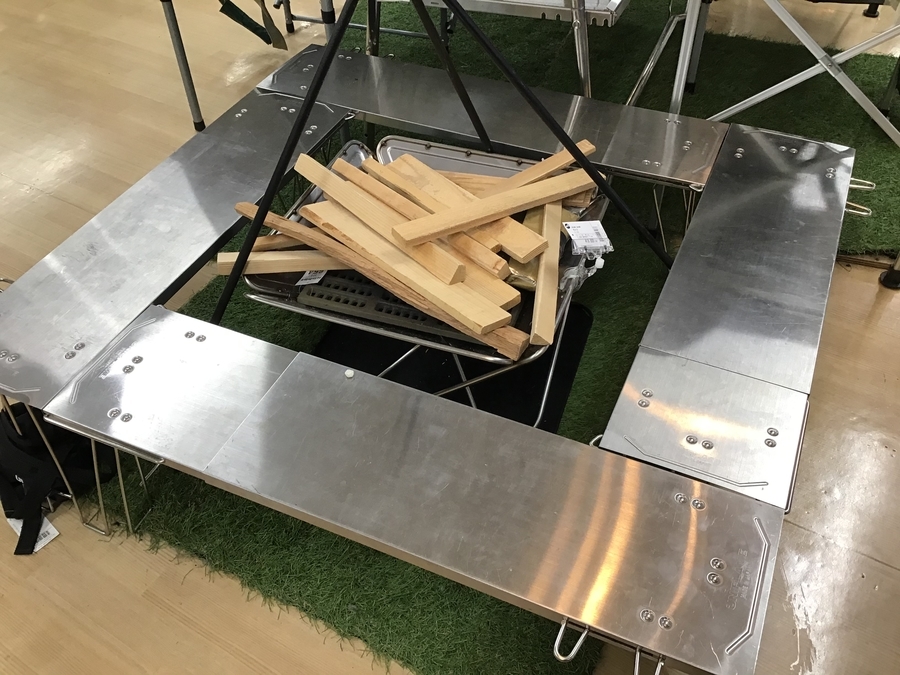 焚き火を囲ってご飯を！！囲炉裏テーブルをご紹介！！[2020.10.17発行