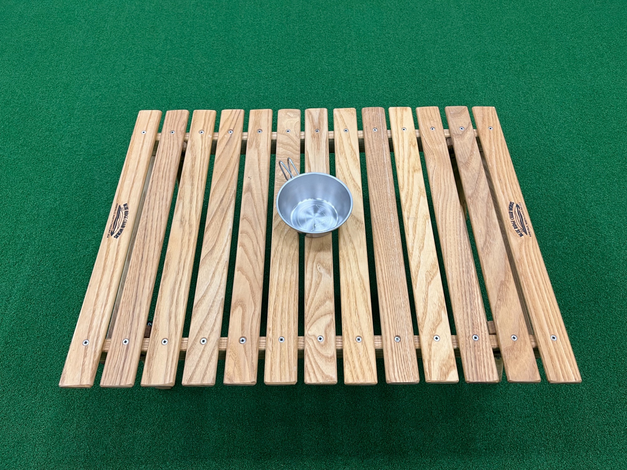 古き良き木材の温かみを感じるブルーリッジのカロリナスナックテーブル